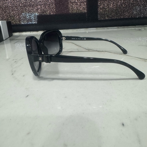 Chanel sunglasses, worn twice on our honeymoon 🙈 - Picture 8 of 8
